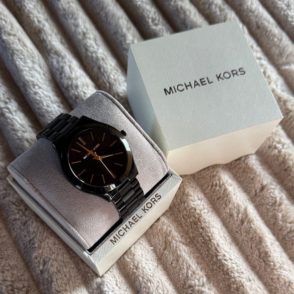 ✨ NWB Michael Kors Slim Runway Watch